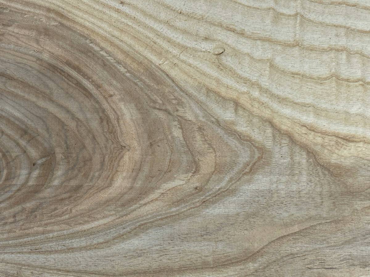 Comparison chart: Commercial vs. DIY wood preservatives showing toxicity, cost per sq ft, longevity, and environmental impact